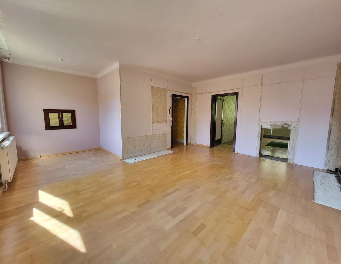 NEUER PREIS!!! ZENTRUMSNAHE 2-ZIMMERWOHNUNG MIT SANIERUNGSBEDARF