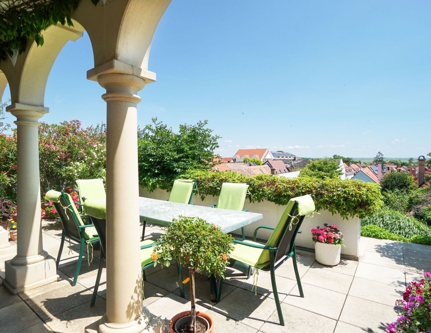 Einmalig! Stilvolle Premium-Residenz mit altem Weinhaus am Neusiedler See