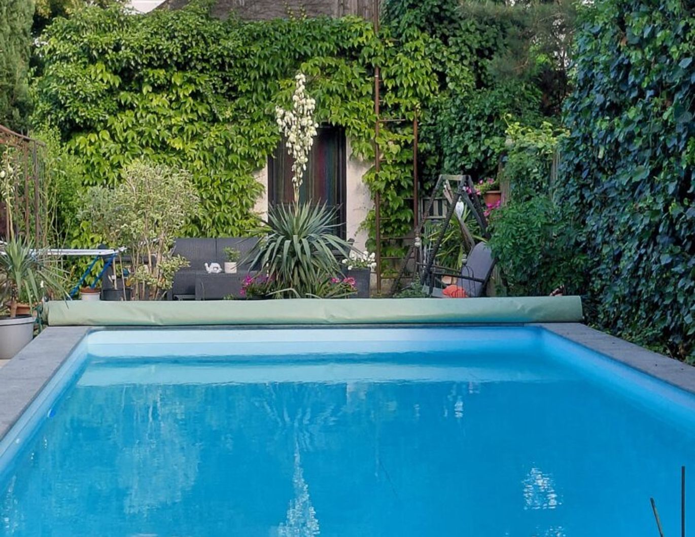 Großzügige 4 Zimmer Wohnung mit Garten- und Pool- Mitbenützung