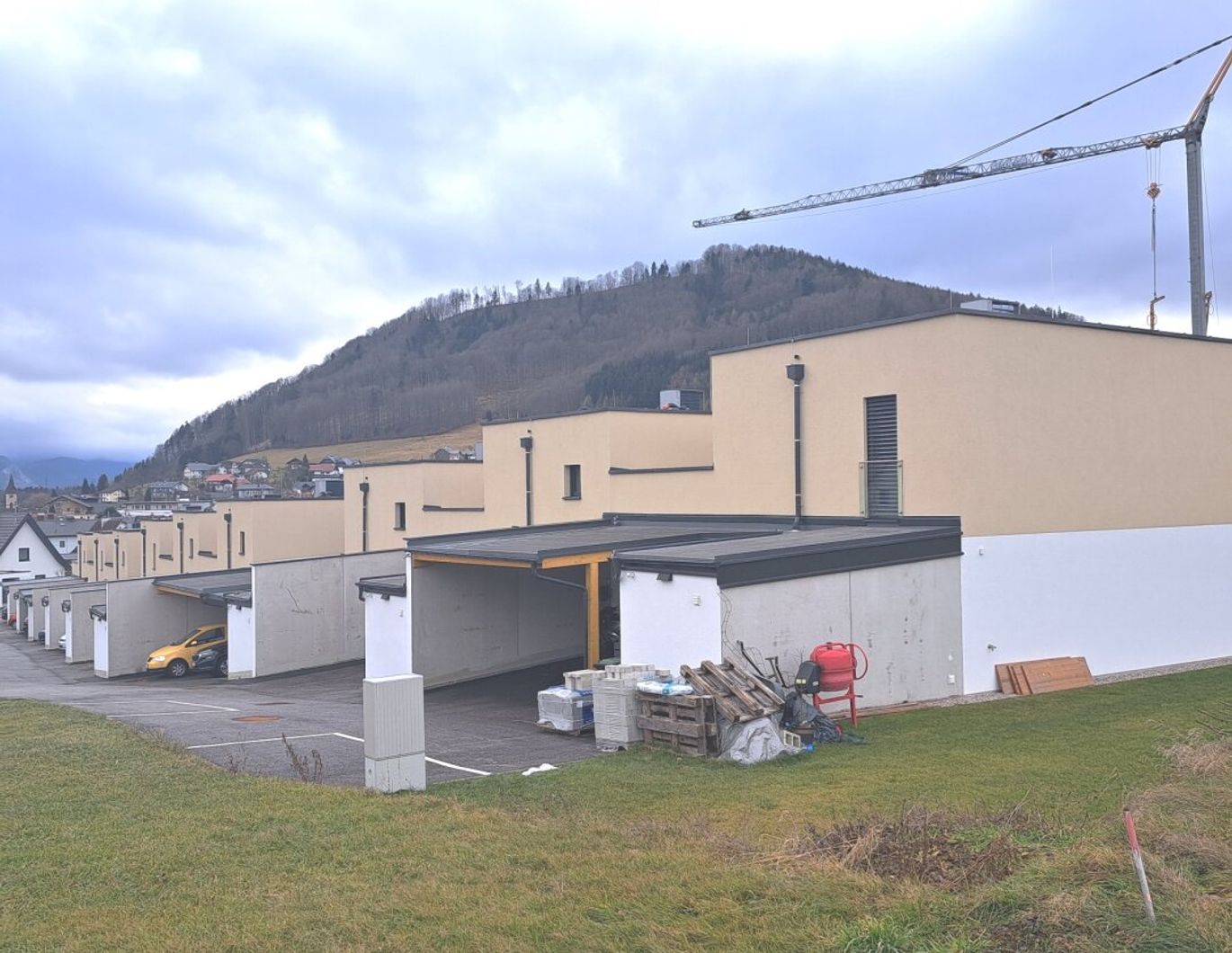 4812 Pinsdorf: Top Investment, Neubau Reihenhaus (Top 5) für Anleger (vermietet bis 7.27) in Bahnhofsnähe!