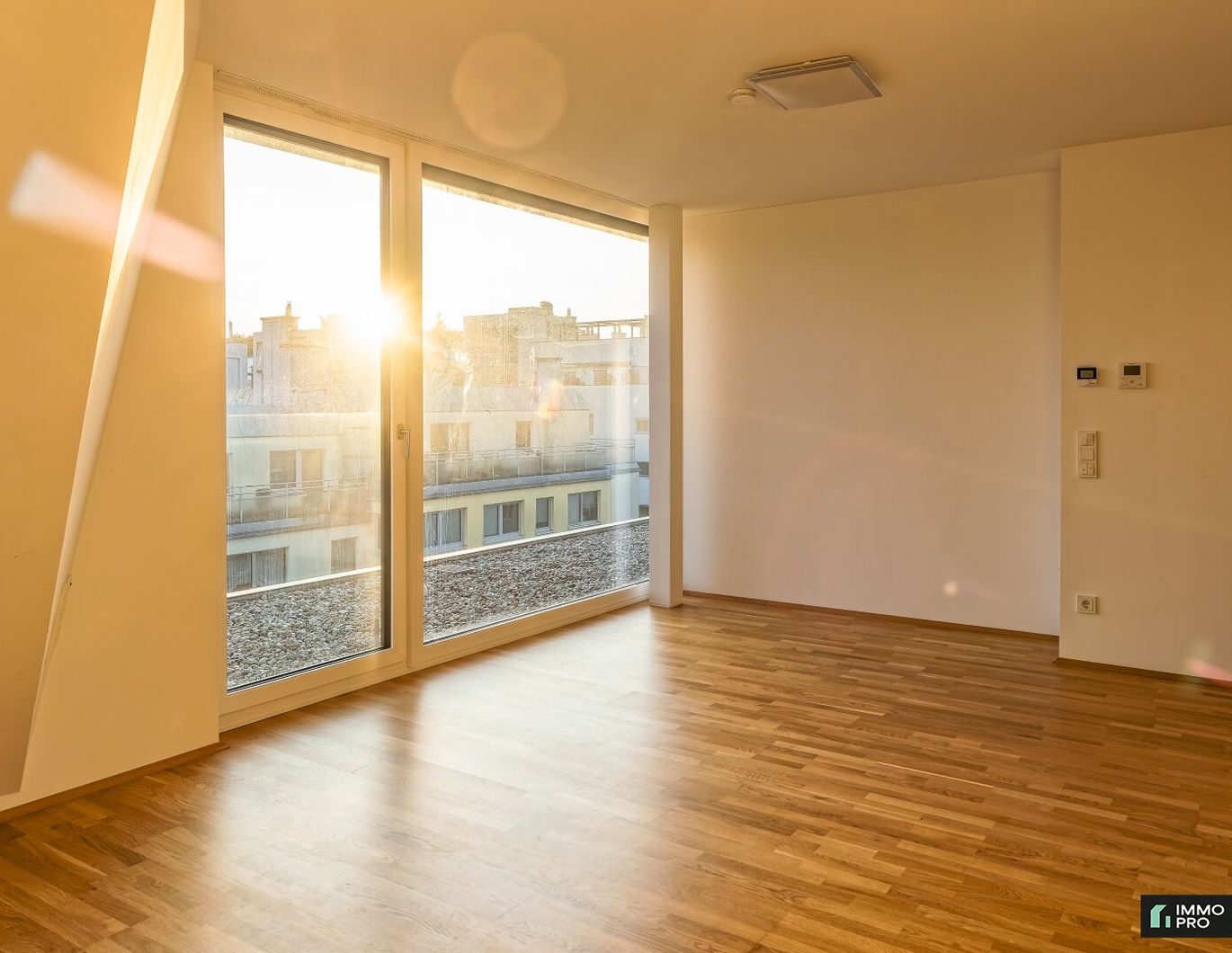 Traumhafte Dachgeschoßwohnung mit Terrasse in 1160 Wien - 3 Zimmer zum Wohlfühlen!