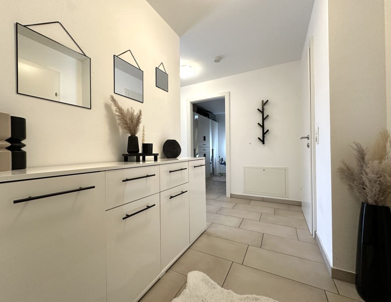 Helle 2 Zimmer Wohnung inkl. Balkon und KFZ-Stellplatz