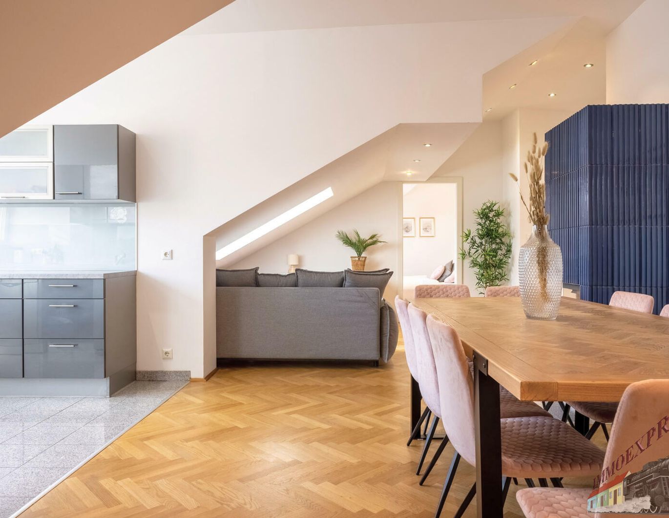 Eyecatcher- Wohnung ab 1.4.26 verfügbar - unbefristeter Vertrag -4-Zimmer im Dachgeschoß - inkl. Heizkosten & Warmwasser