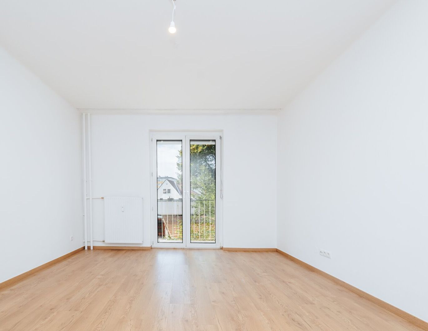 WOW I BADEWANNE I MODERNER SCHNITT I HAUSTIERE ERLAUBT I RENOVIERT I BALKON I NÄHE LENDPLATZ I RUHIGE LAGE I PROJEKT WOHNEN