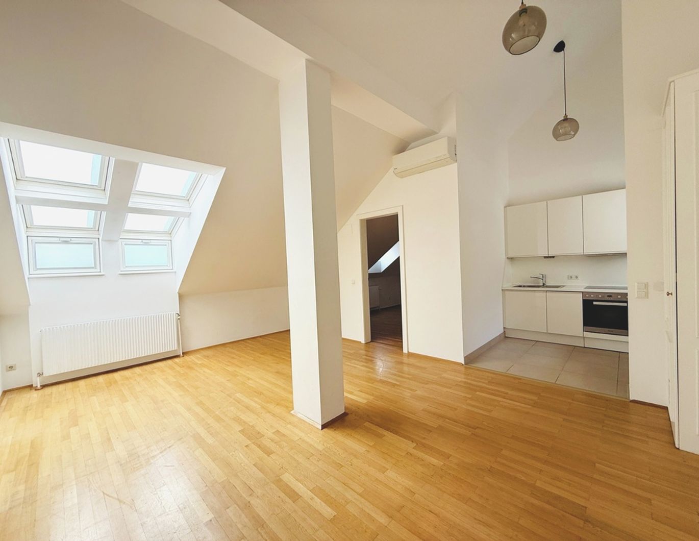 TOP CITY LAGE | KLIMA| 2 ZIMMER | RUHELAGE | NÄHE BÖRSE