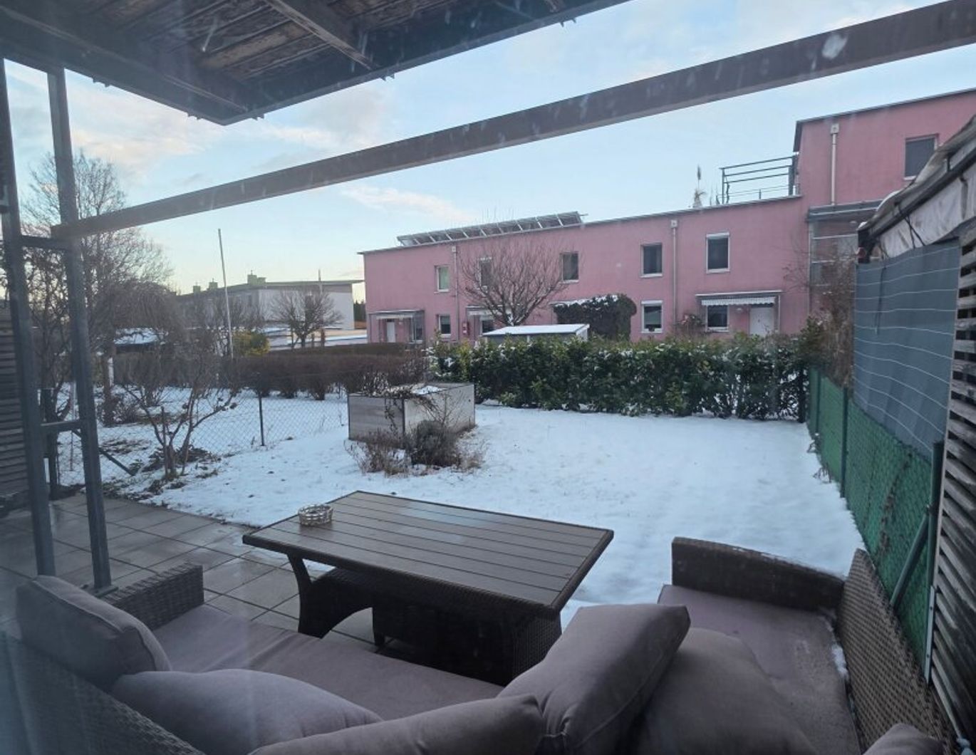 Solar City! 2-Raum-Wohnung mit großzügigem Garten und TG-Platz! Hervorragende öffentliche Anbindung (Straßenbahn/Zug), perfekte Infrastruktur - nahe Weikerlsee!