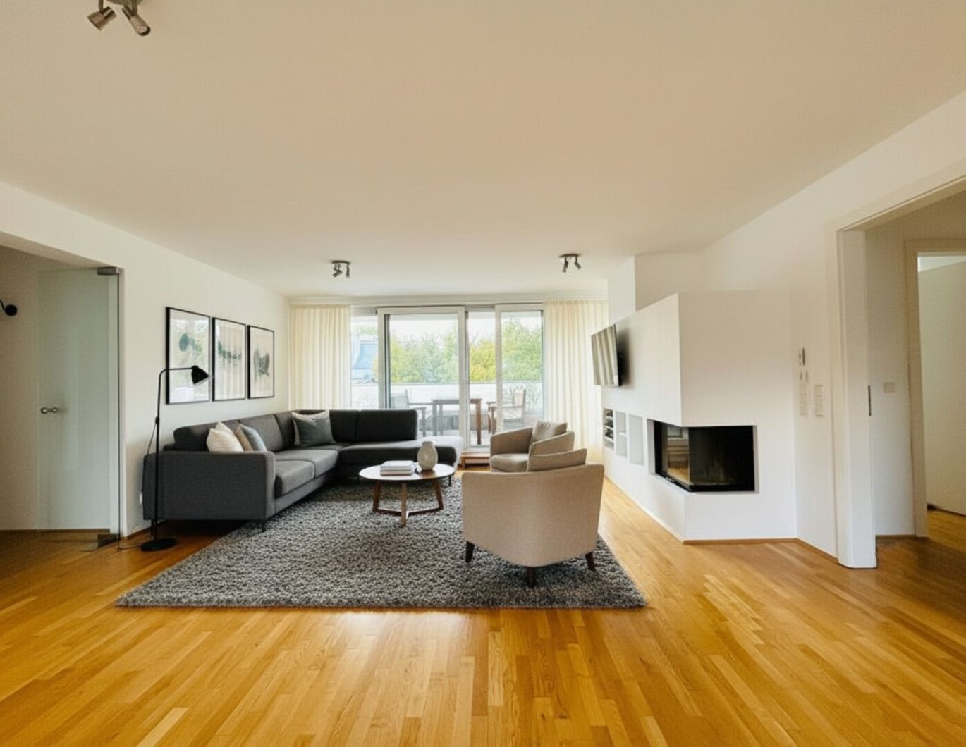 Geräumige 4 Zimmer Wohnung, inkl. Terrasse und Garagenplatz