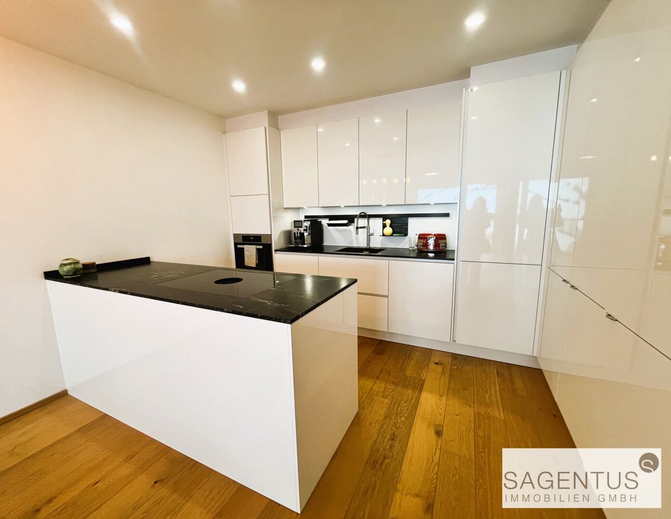 Nur 5 Autominuten von Wattens entfernt: Hochwertig ausgestattete 3-Zimmer-Wohnung im GRÜNEN!