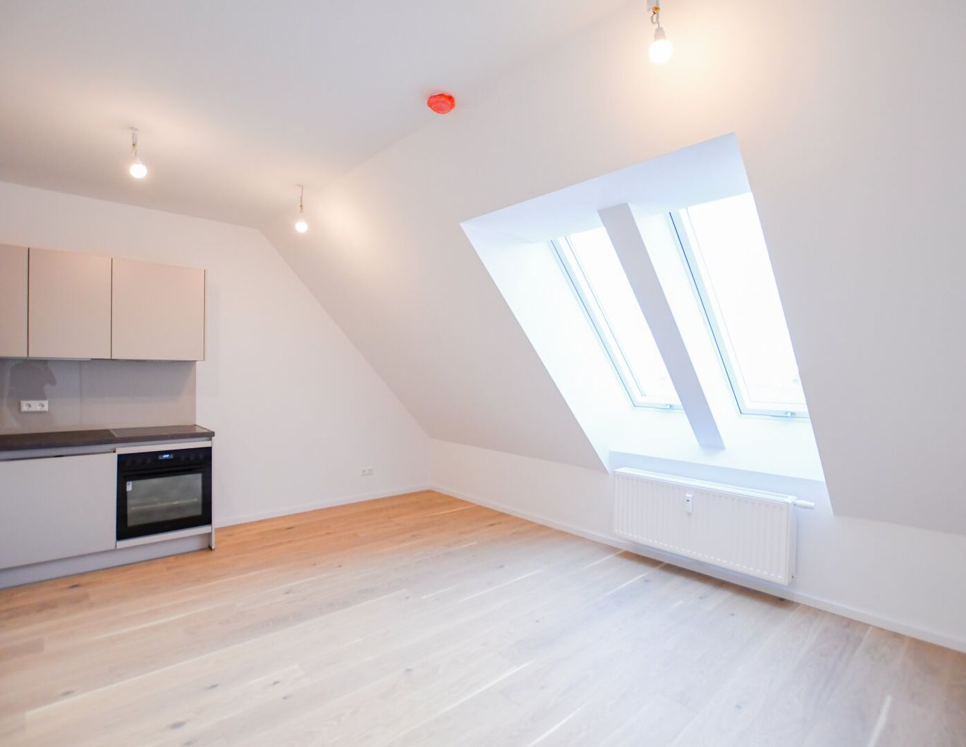Erstbezug nach Sanierung: Schöne 2-Zimmer-Wohnung mit Top-Anbindung