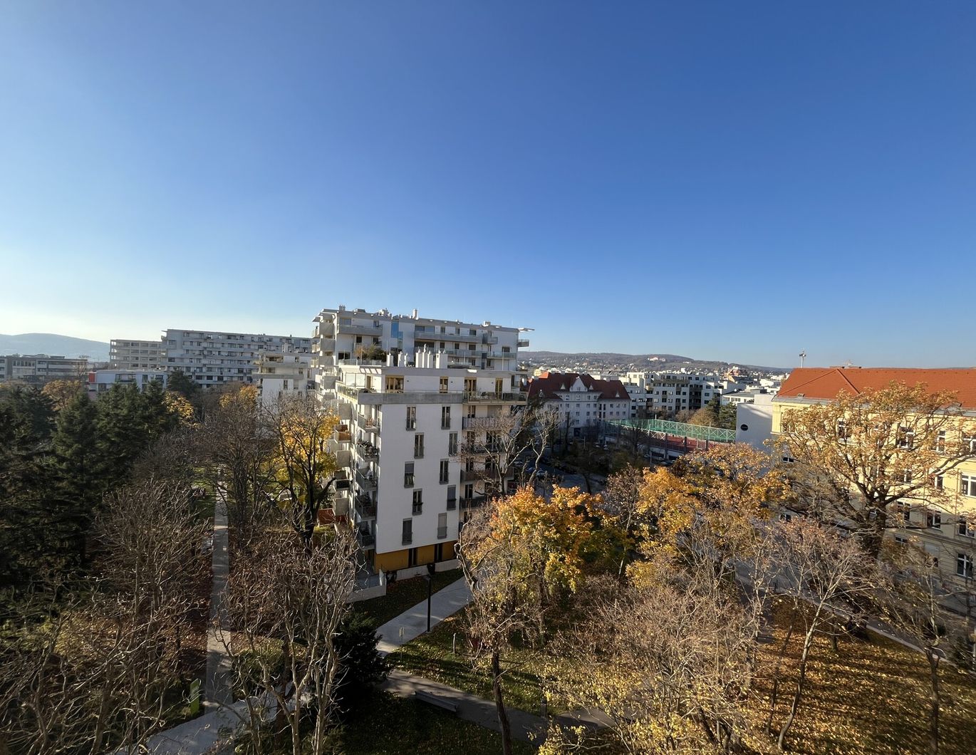 Moderne 2-Zimmer-Neubauwohnung mit Loggia und Grünblick im 7. OG in ruhiger Lage zu mieten in 1140 Wien