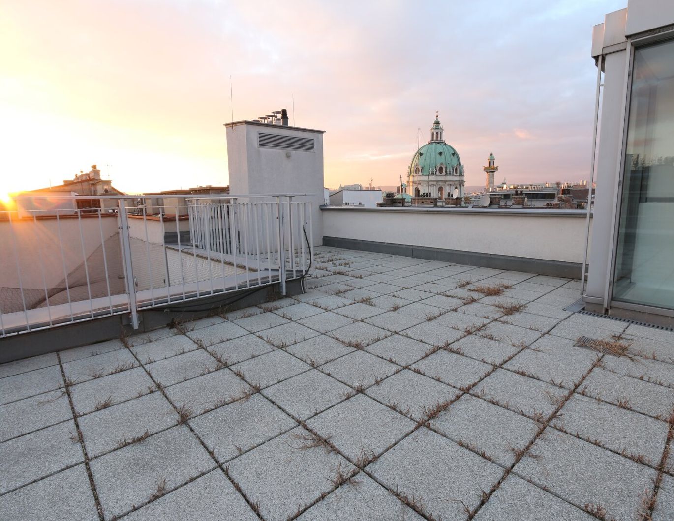 Wohnen und Arbeiten im herrschaftlichen Palais beim Schwarzenbergplatz