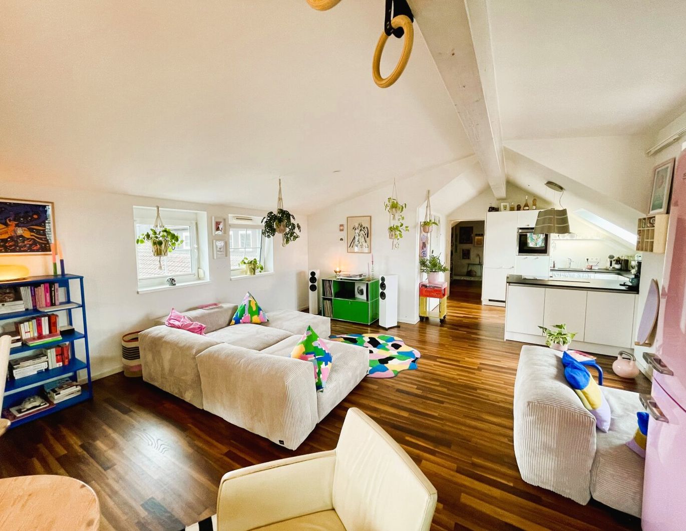 4-Zimmer Dachgeschosswohnung mit ca. 15m² Balkon für Individualisten in Gois/Wals