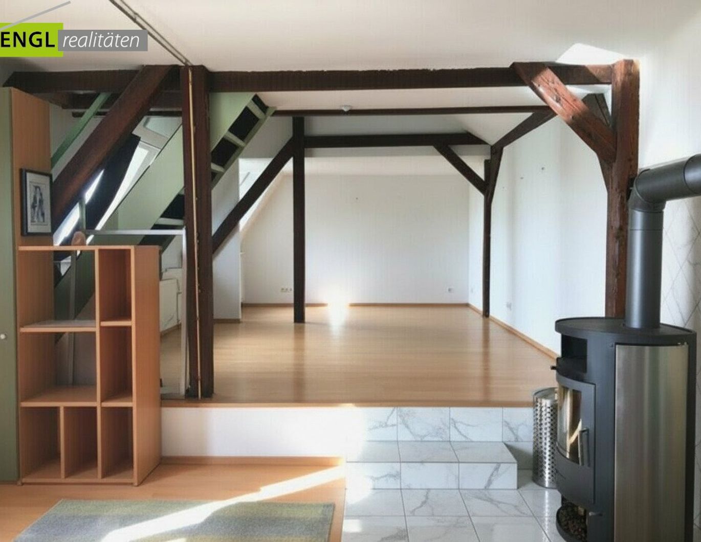 Aussergewöhnliche Loftwohnung im Dachgeschoss für jung gebliebene Künstler, Single, Paare und kleine Familie