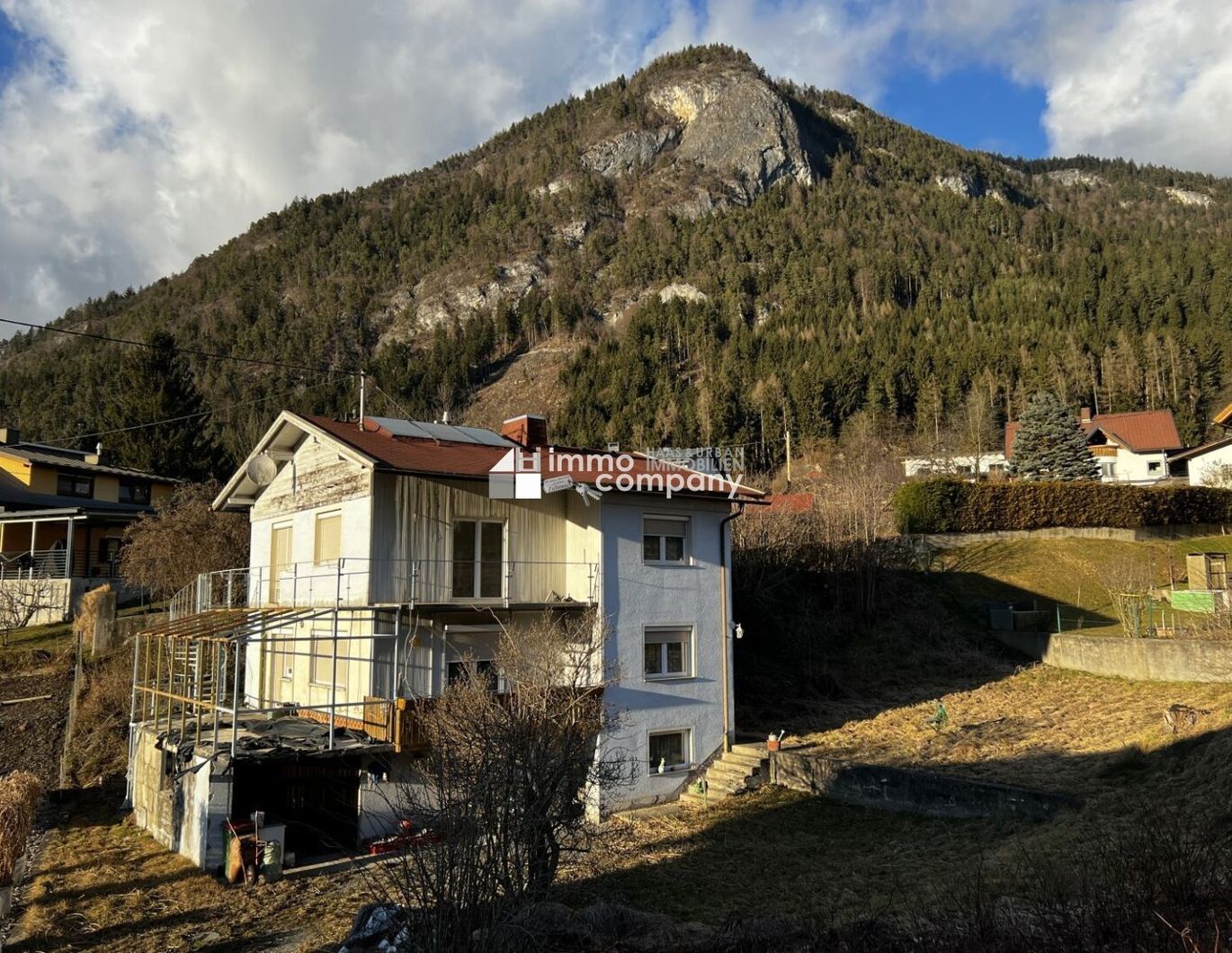 Großes renovierungsbedürftiges Ein- bis Zweifamilienhaus in Weissenstein bei Villach mit Fernblick