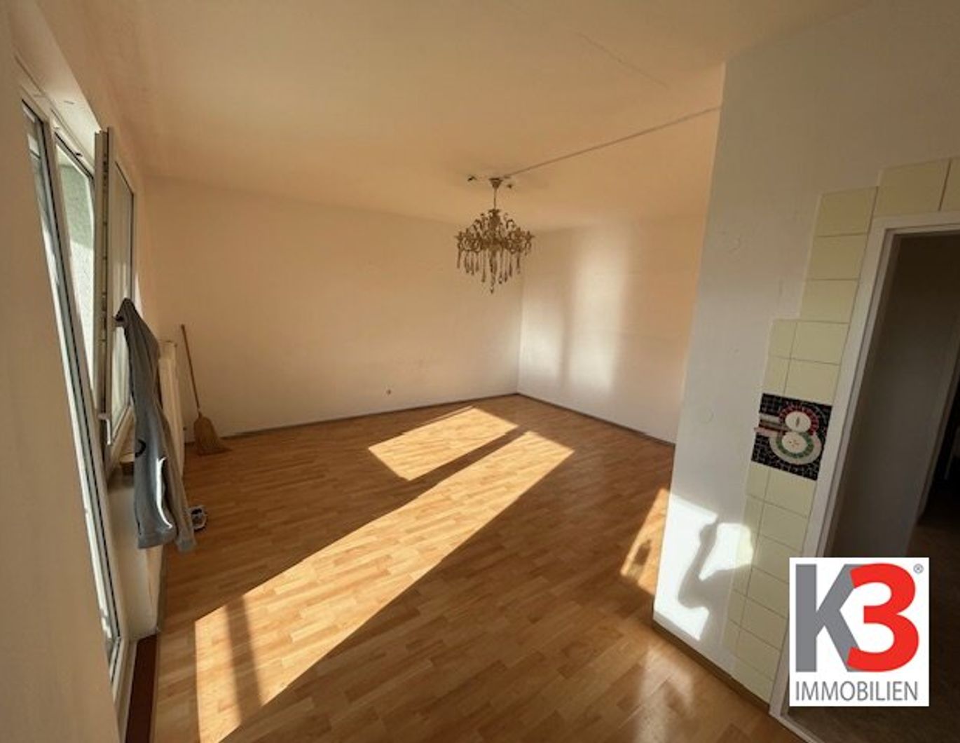 K3 - SCHÖNE GEPFLEGTE 2 ZIMMER WOHNUNG mit guter Verkehrsanbindung