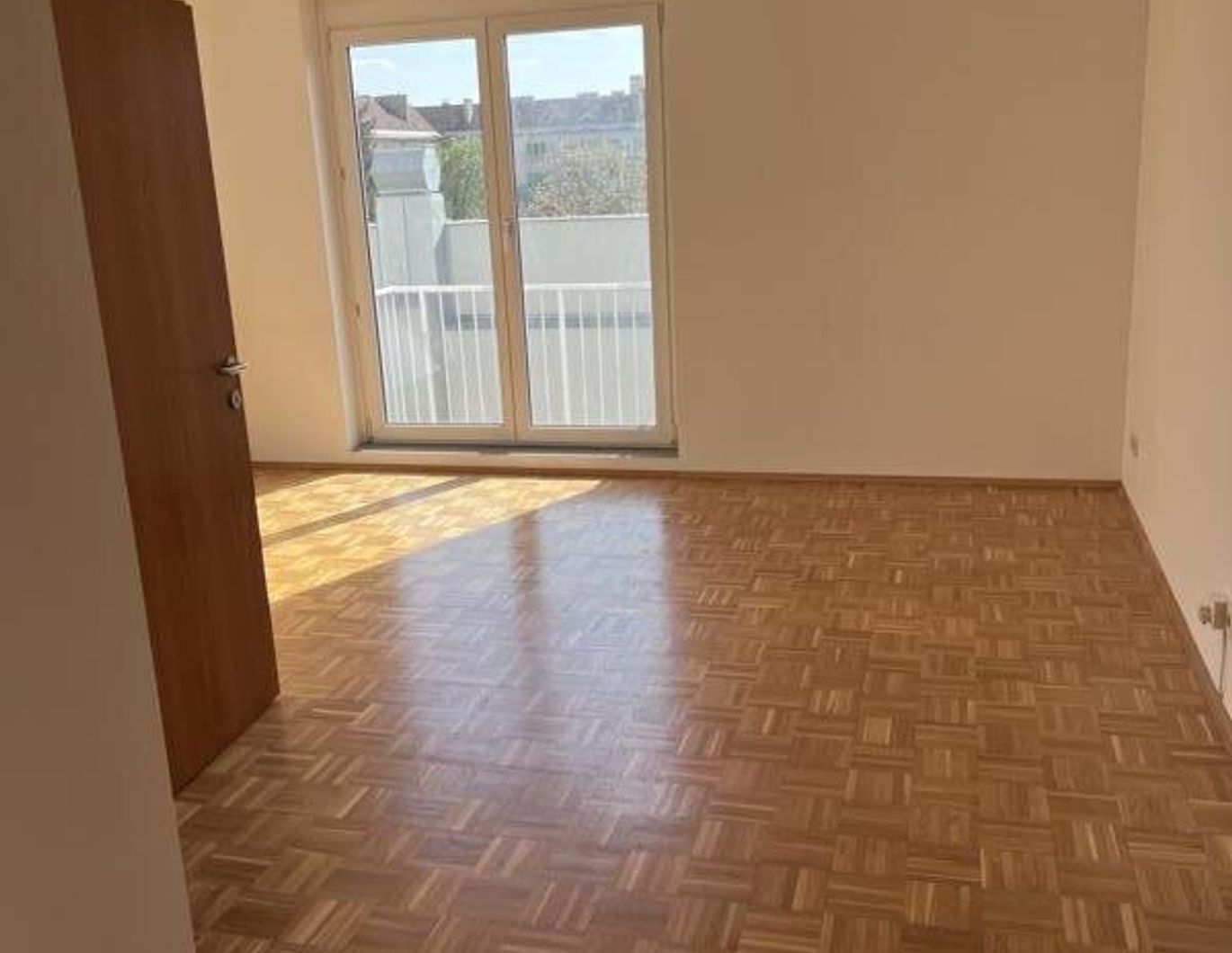 Nähe City-Arkaden - GARCONNIERE mit kleinem Balkon