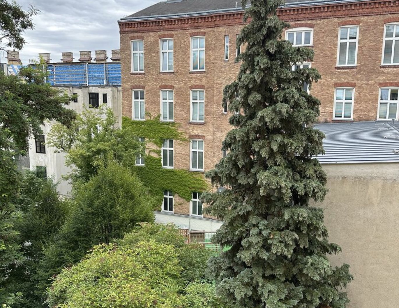 BASTLERHIT - 1-Zimmer Altbauwohnung zum Sanieren - 2. Liftstock