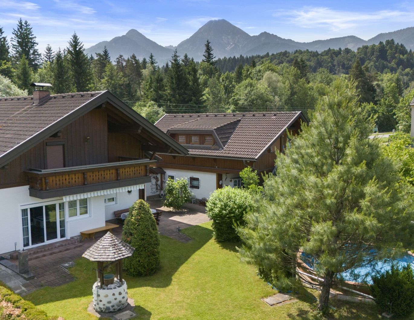 Rarität am Faaker See, Einfamilienhaus mit separatem Gästehaus und Seezugang