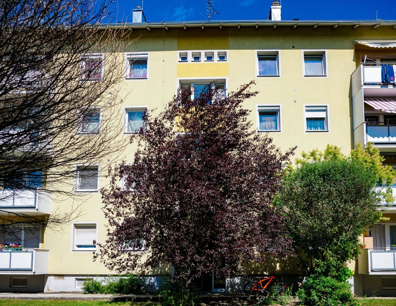 PREISWERT, GEMÜTLICH UND NEU SANIERT - 2 ZIMMER WOHNUNG IN PERG