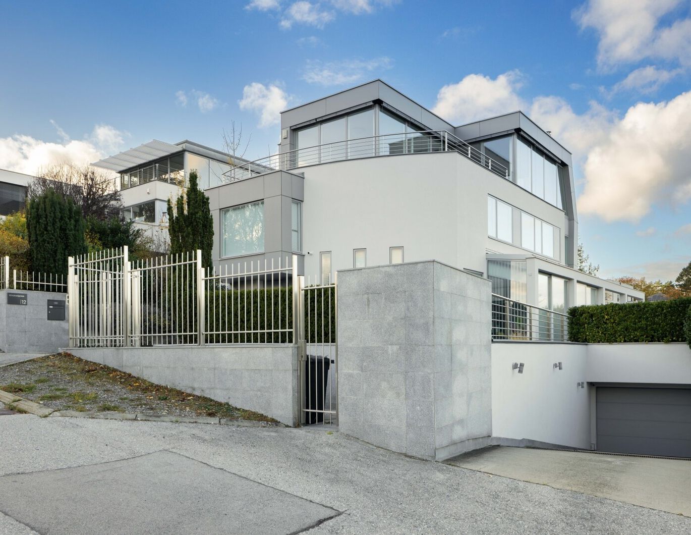TOP ANGEBOT!!!Villa der Superlative in bester Lage in GIEßHÜBL | Traumhafter Panoramablick