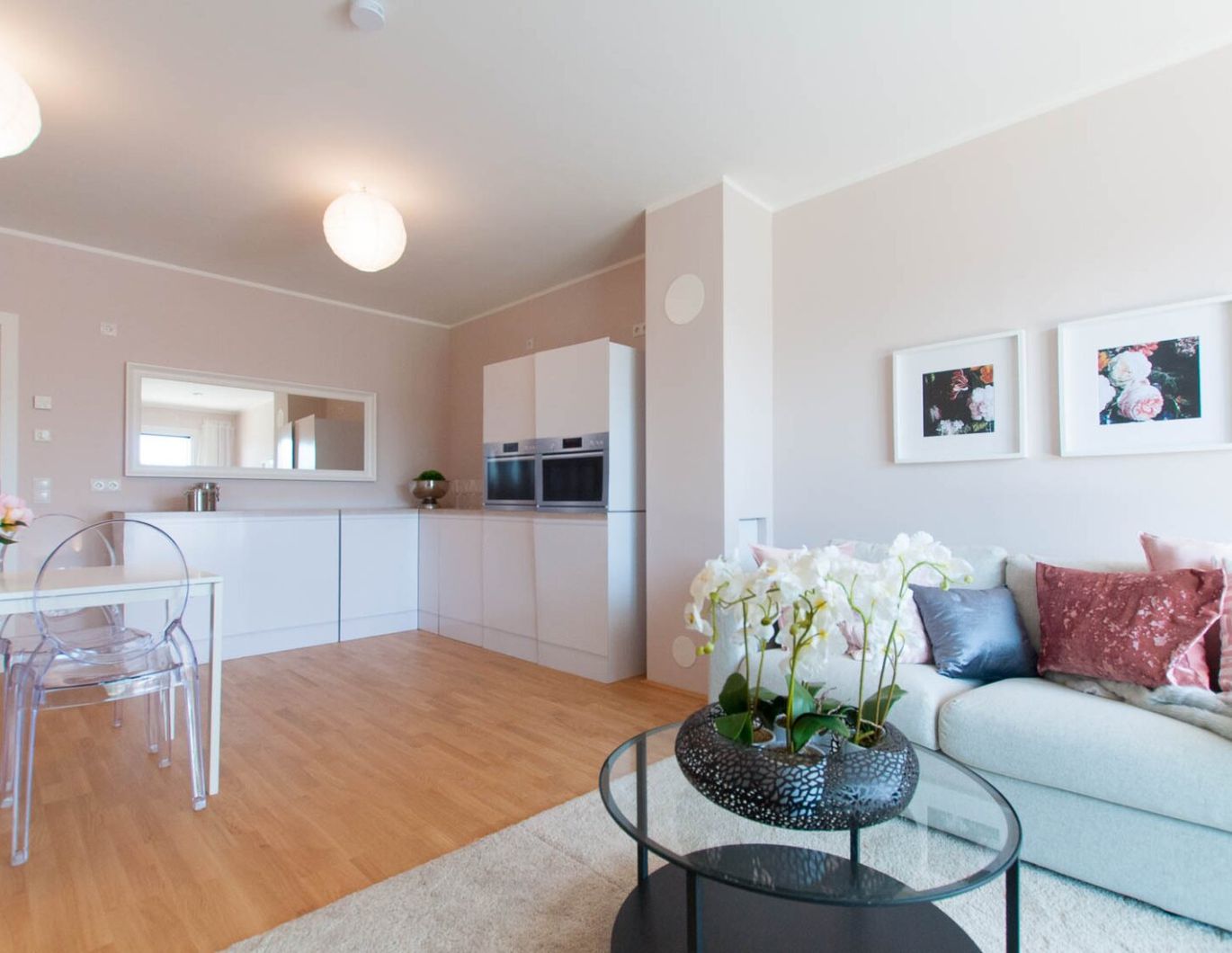 PROVISIONSFREIE 2-ZIMMER-WOHNUNG MIT HERRLICHEM BALKON UND WEITBLICK