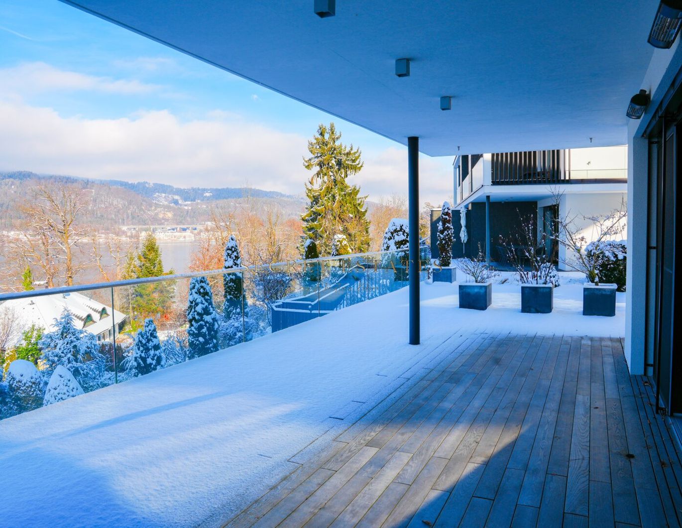 GARTEN-Seewohnung 3-Zimmer SEETRAUM mit 90 QM Seeblickterrasse & 90 QM Eigengarten