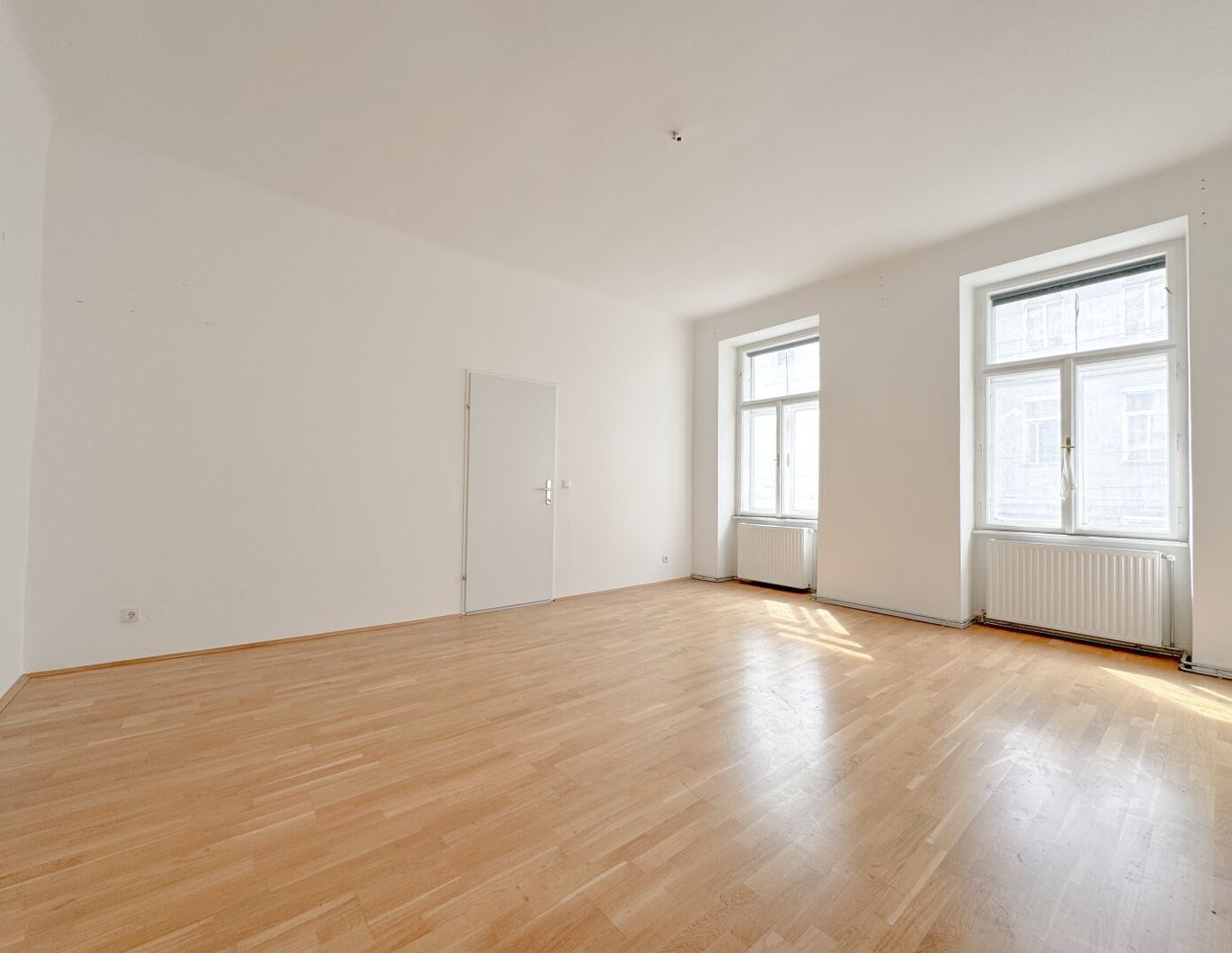 2,5-Zimmer-Altbauwohnung in Bestlage der Josefstadt - im stilvollen Gründerzeithaus