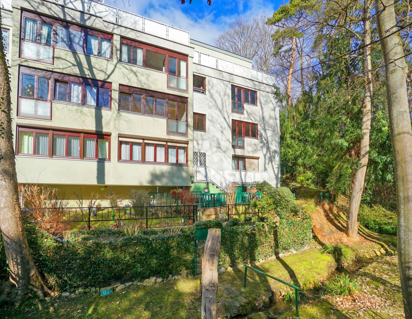 Erstbezug nach Sanierung! Ruhige Garconniere in verkehrsgünstiger Lage im Grünen