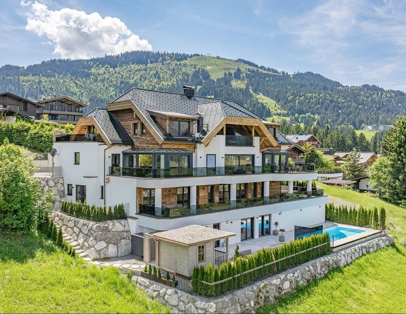 Wohnen auf höchstem Niveau - Traumvilla mit Blick ins Kaisergebirge