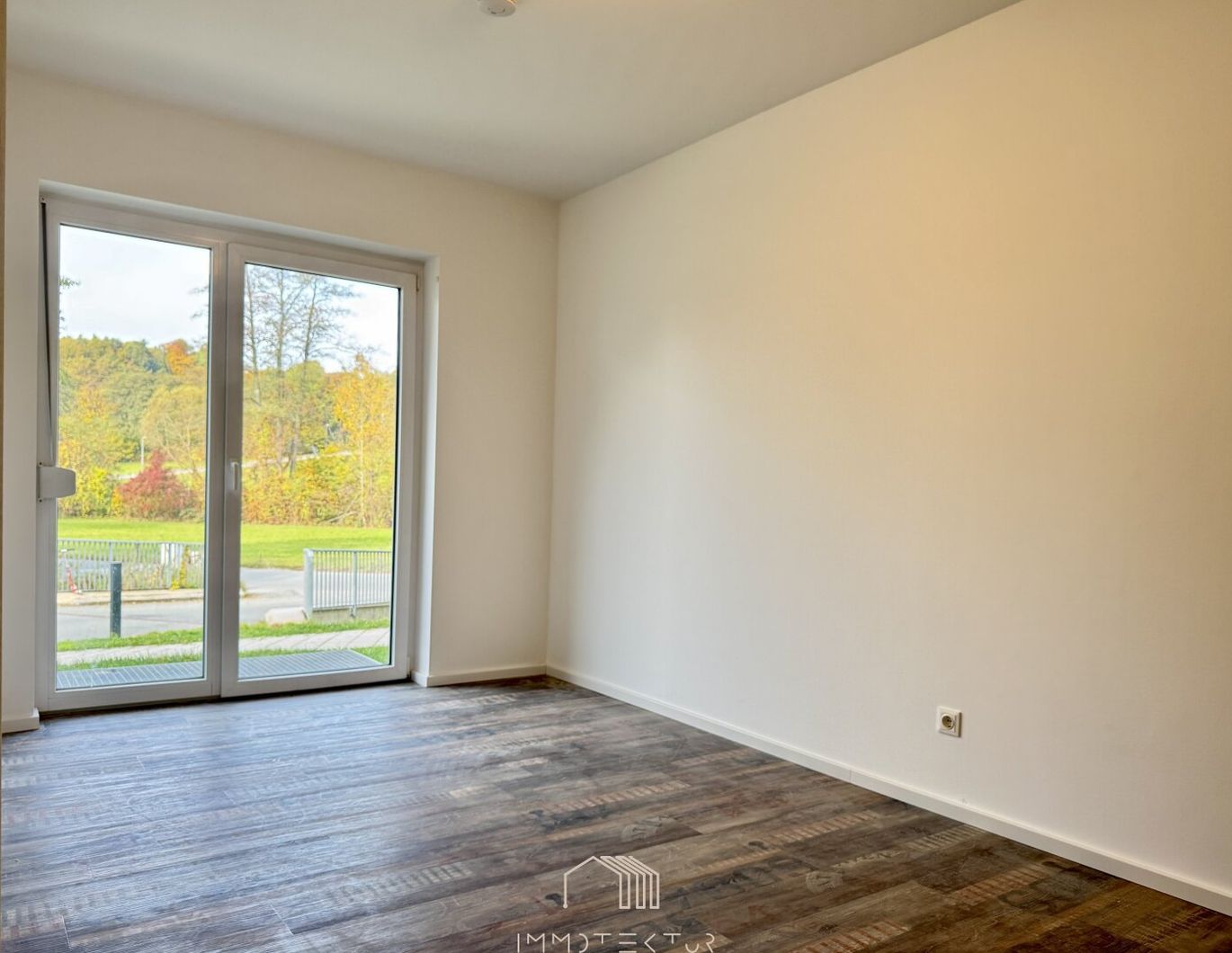 NÄHE LKH-UNIV. KLINIKUM : Helle 4-Zimmer-Wohnung mit Parkplatz und großzügigem Allgemeingarten