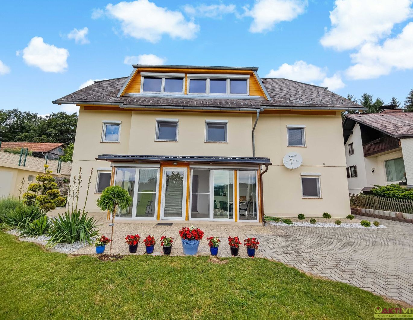 Großzügiger Familien-Traum. - 15 Minuten vor Graz! - Garten und herrlicher Ausblick. - Hochwertig saniert.