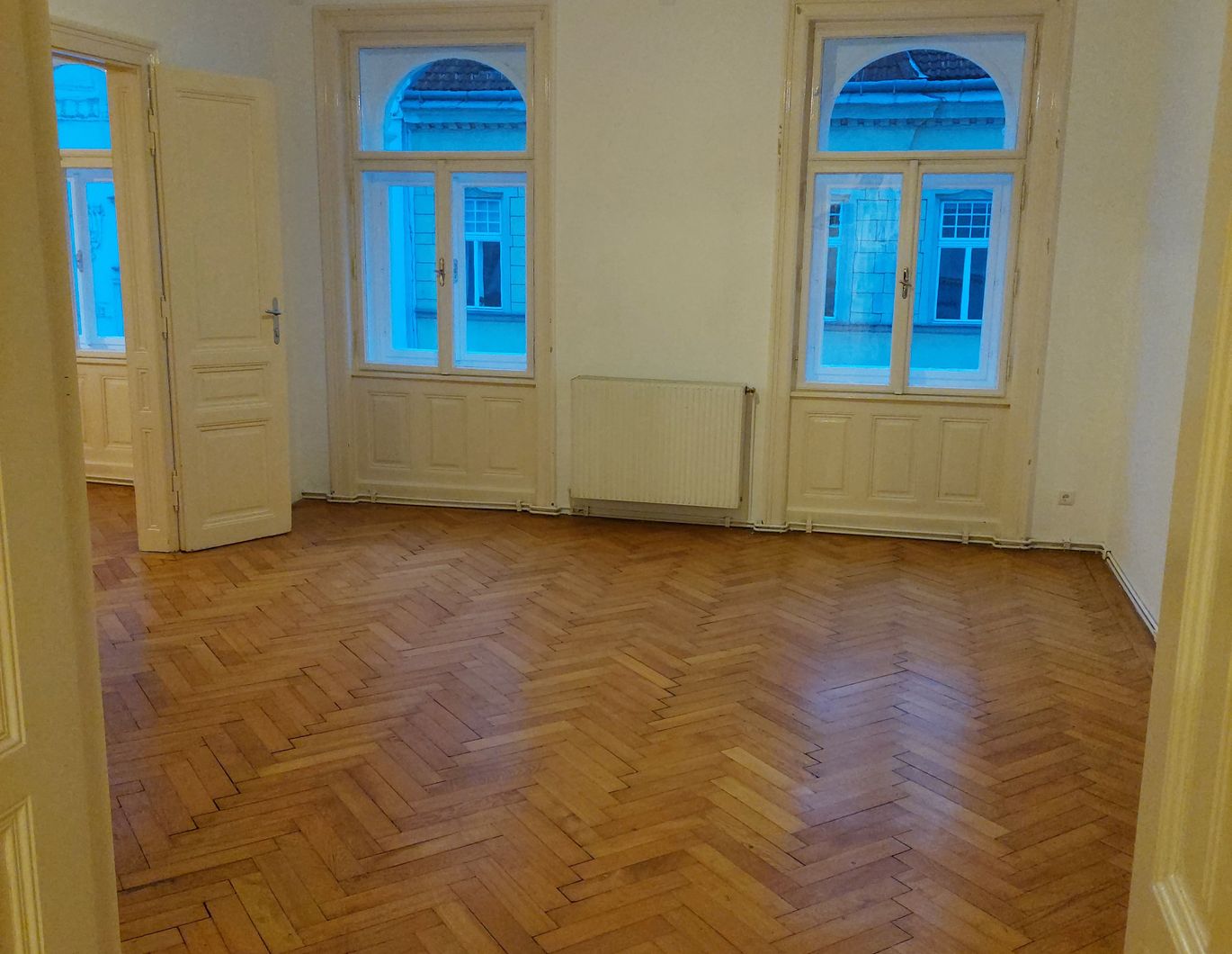 Unbefristete helle Wohnung in bester Lage in der Zollergasse