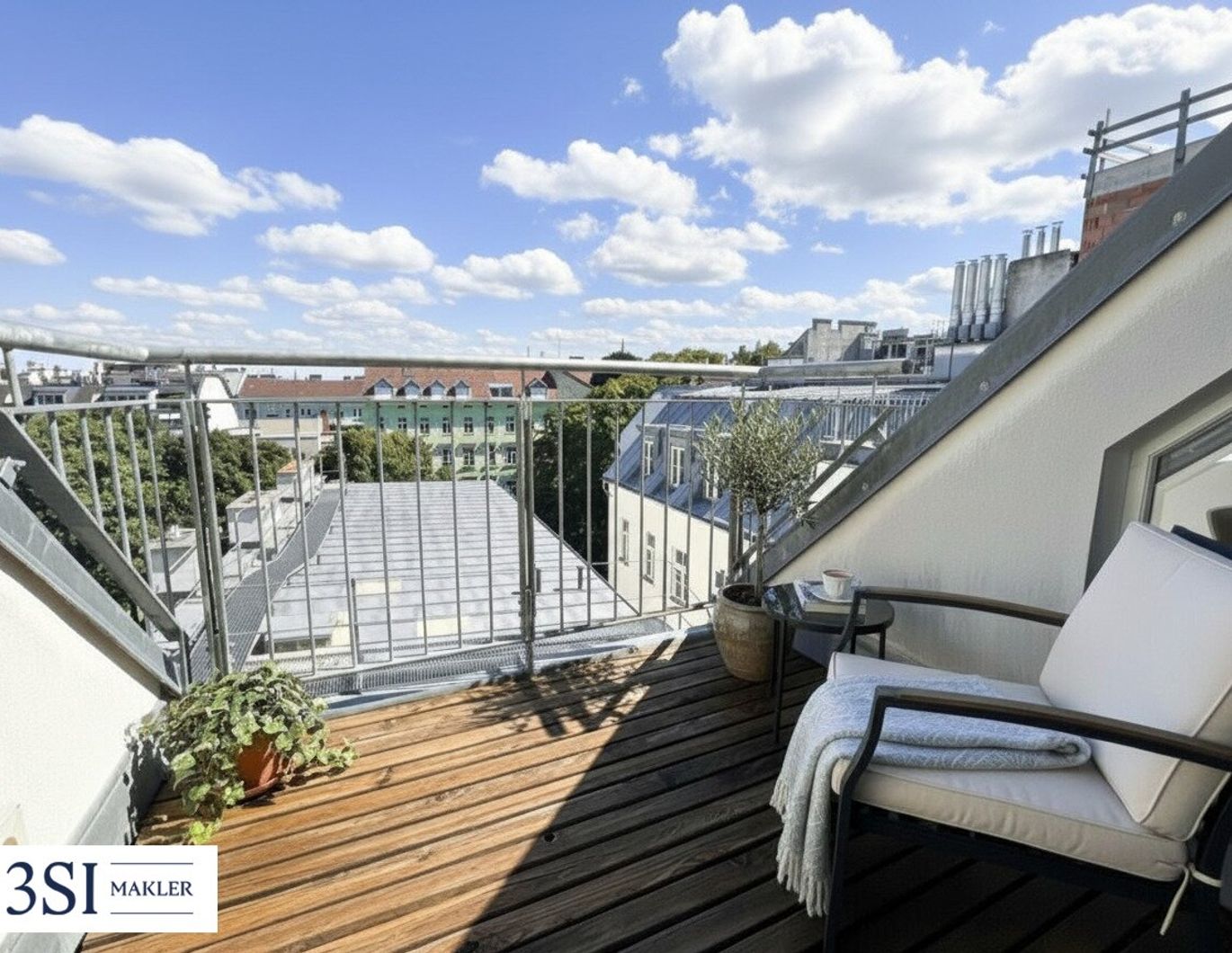 Traumblick! Urbanes Wohnen- 1,5-Zimmer-Juwel im 7. Bezirk mit riesiger Dachterrasse