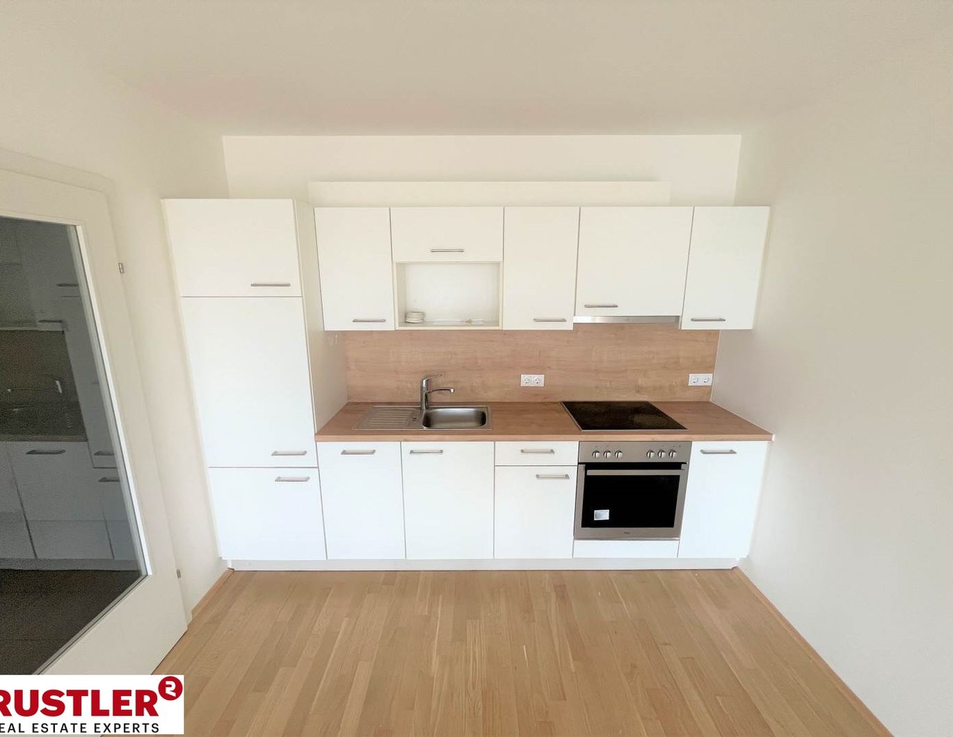 SCHÖN geschnittene 2-Zimmer Wohnung mit BALKON!