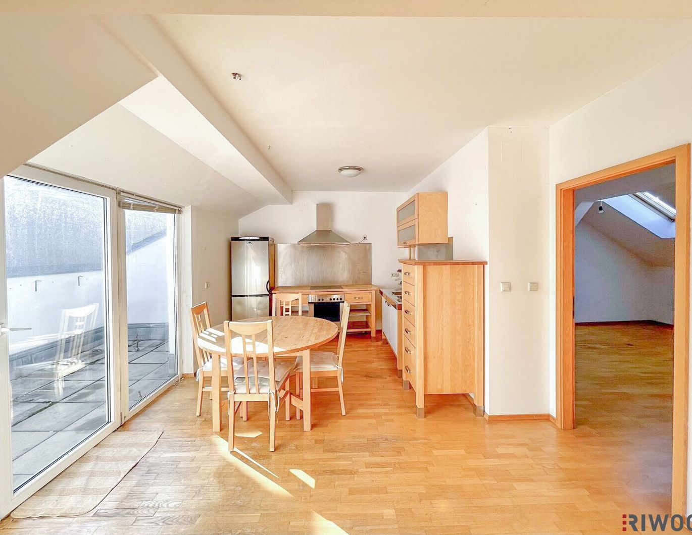 Sanierungs/Renovierungs DG mit Süd Terrasse | 150m zum Schloss Schönbrunn | 2 Min. zur U4