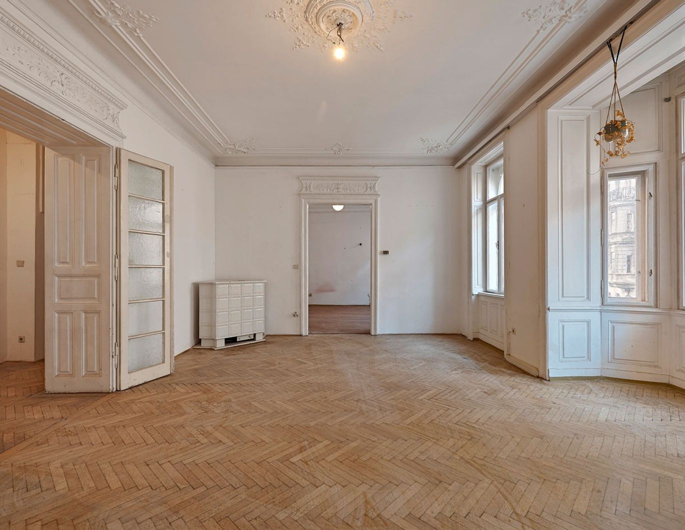 Altbaucharme mit großem Potenzial - 5-Zimmerwohnung im Herzen von Margareten