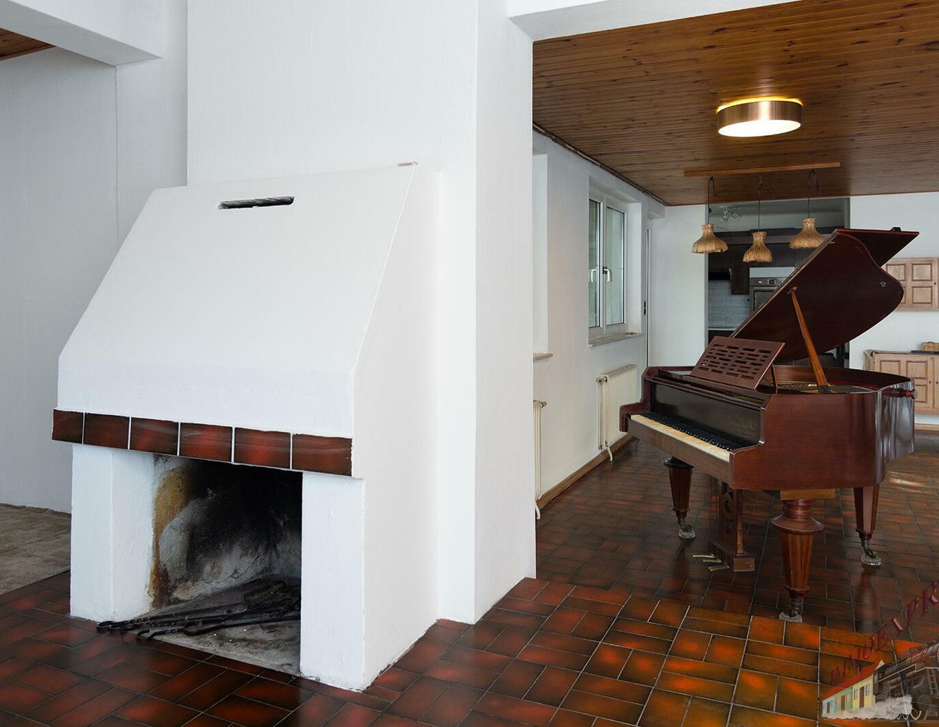 Architektenhaus mit Schwimmhalle in Ruhelage