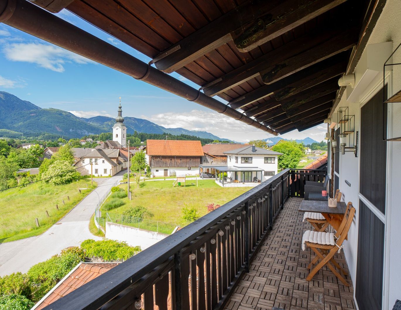 Moderne Dachgeschosswohnung mit Garten und 3 Balkonen in Finkenstein!