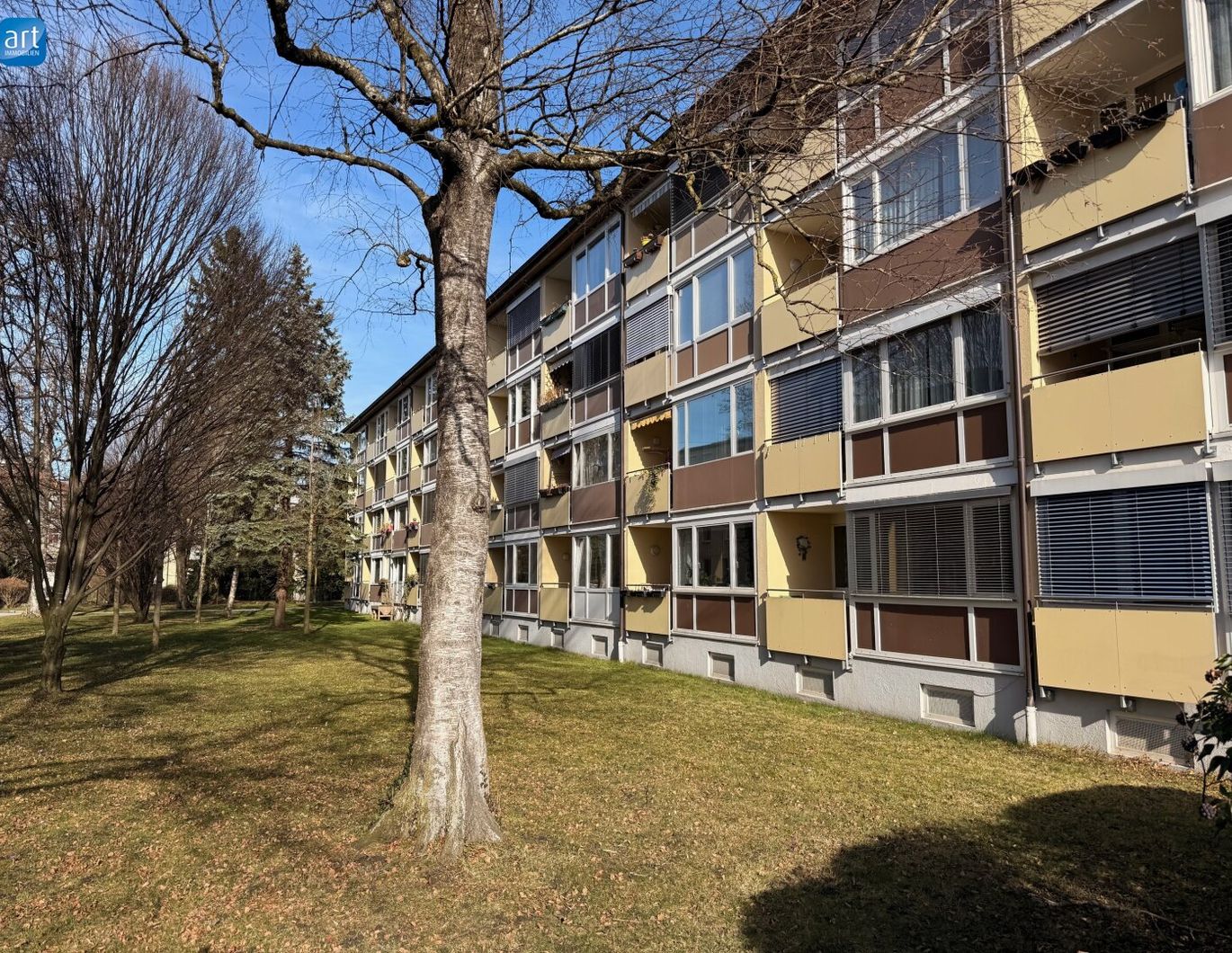 Helle Wohnung mit sonnigem Westbalkon!