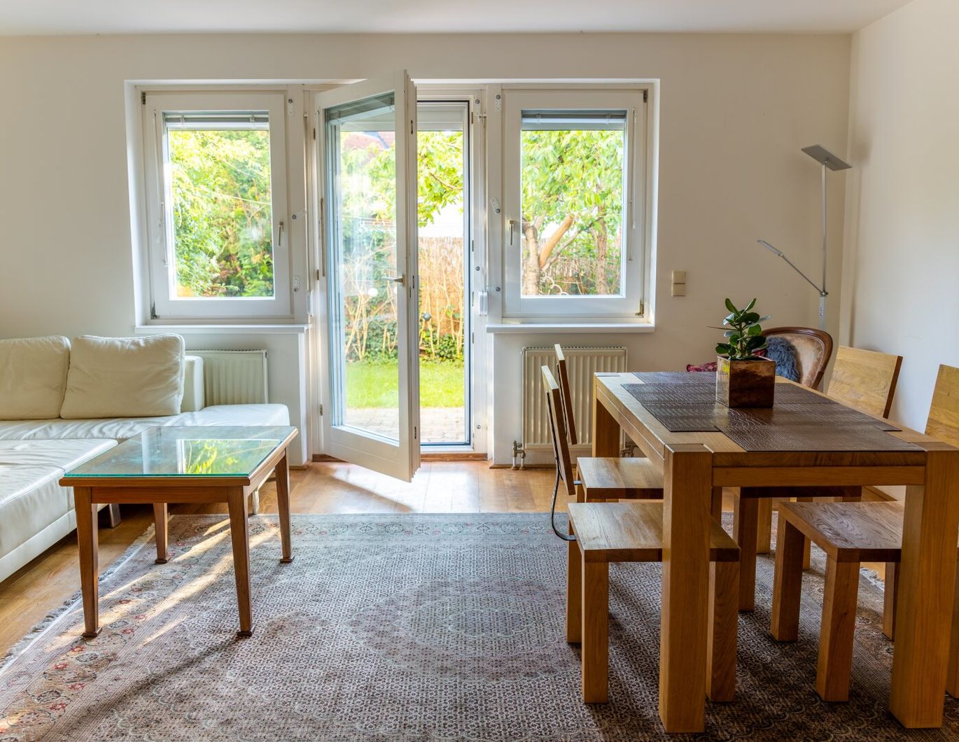 Short Term/Kurzzeit: 1-6 Monate Vollmöbliert | U2 | Ruhelage