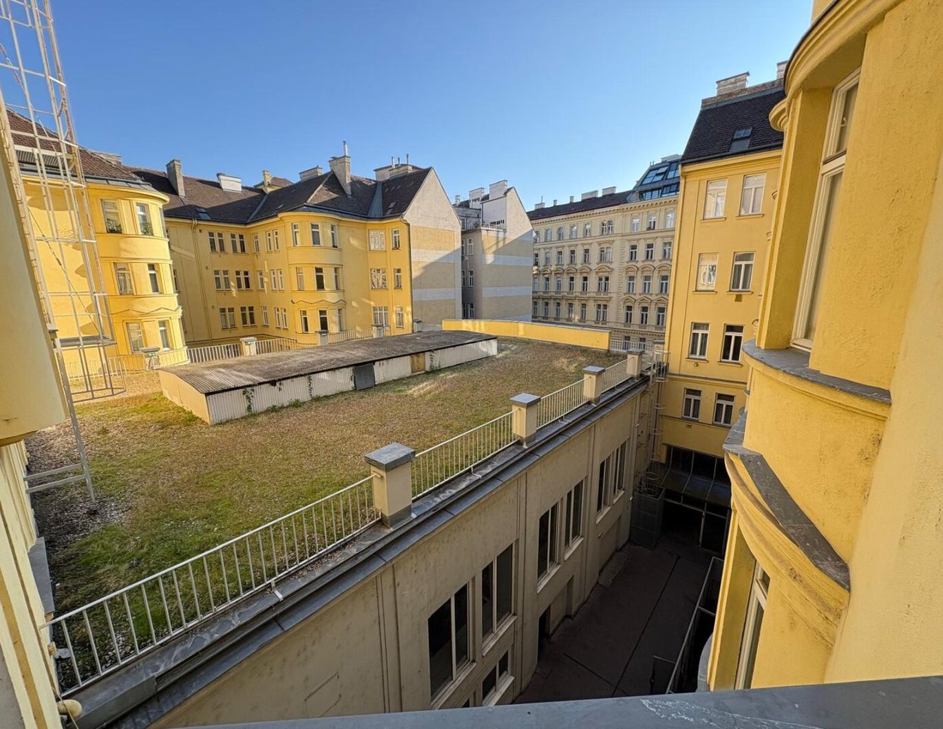 ERSTBEZUG! Wunderschöne Stilaltbauwohnung ( 2 Zimmer ) in bester Innenstadtlage (Nähe Schwedenplatz) gelegen!
