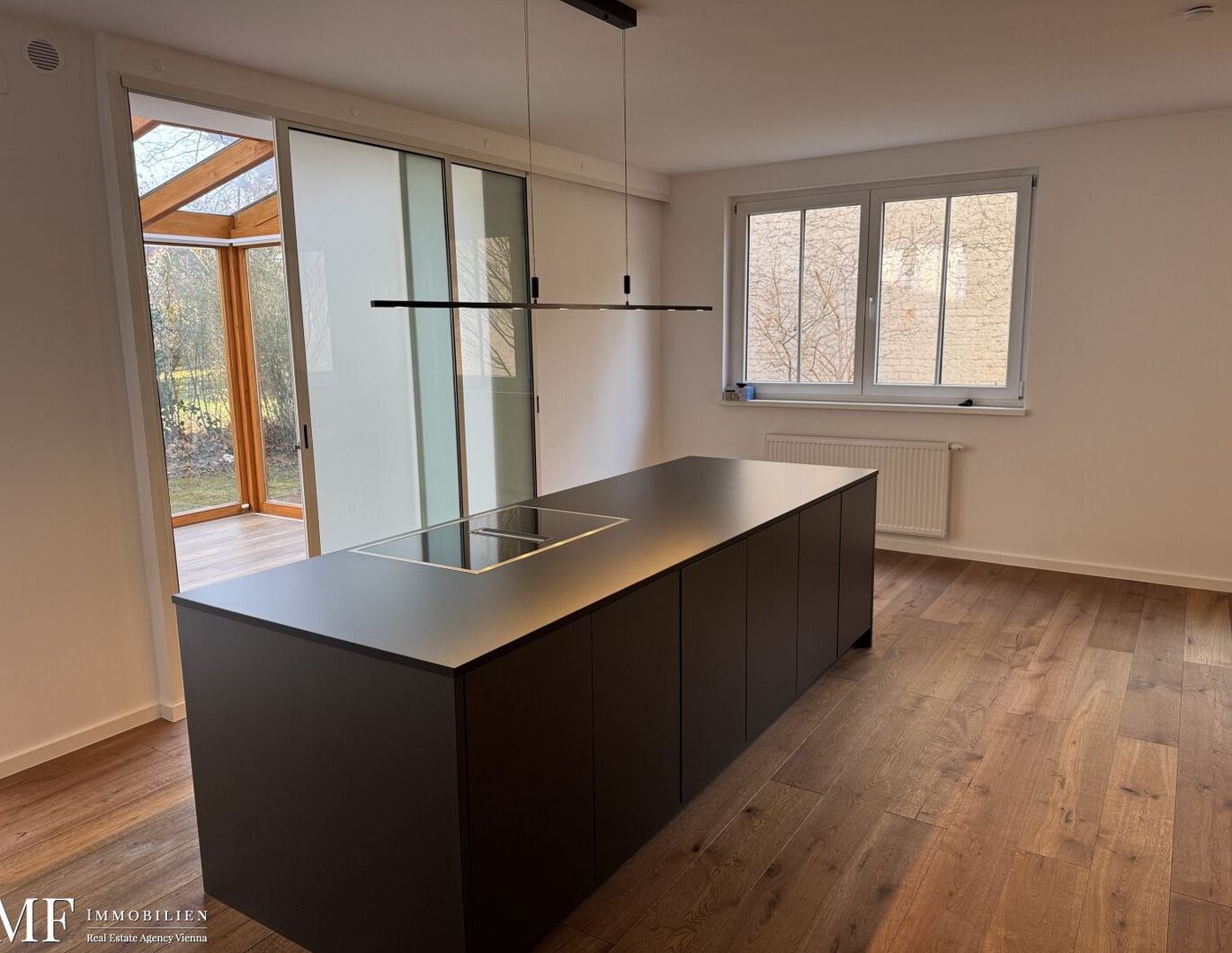 Wohnen im Mehrfamilienhaus / 8 Zimmer, 3 Bäder, 2 Eingänge