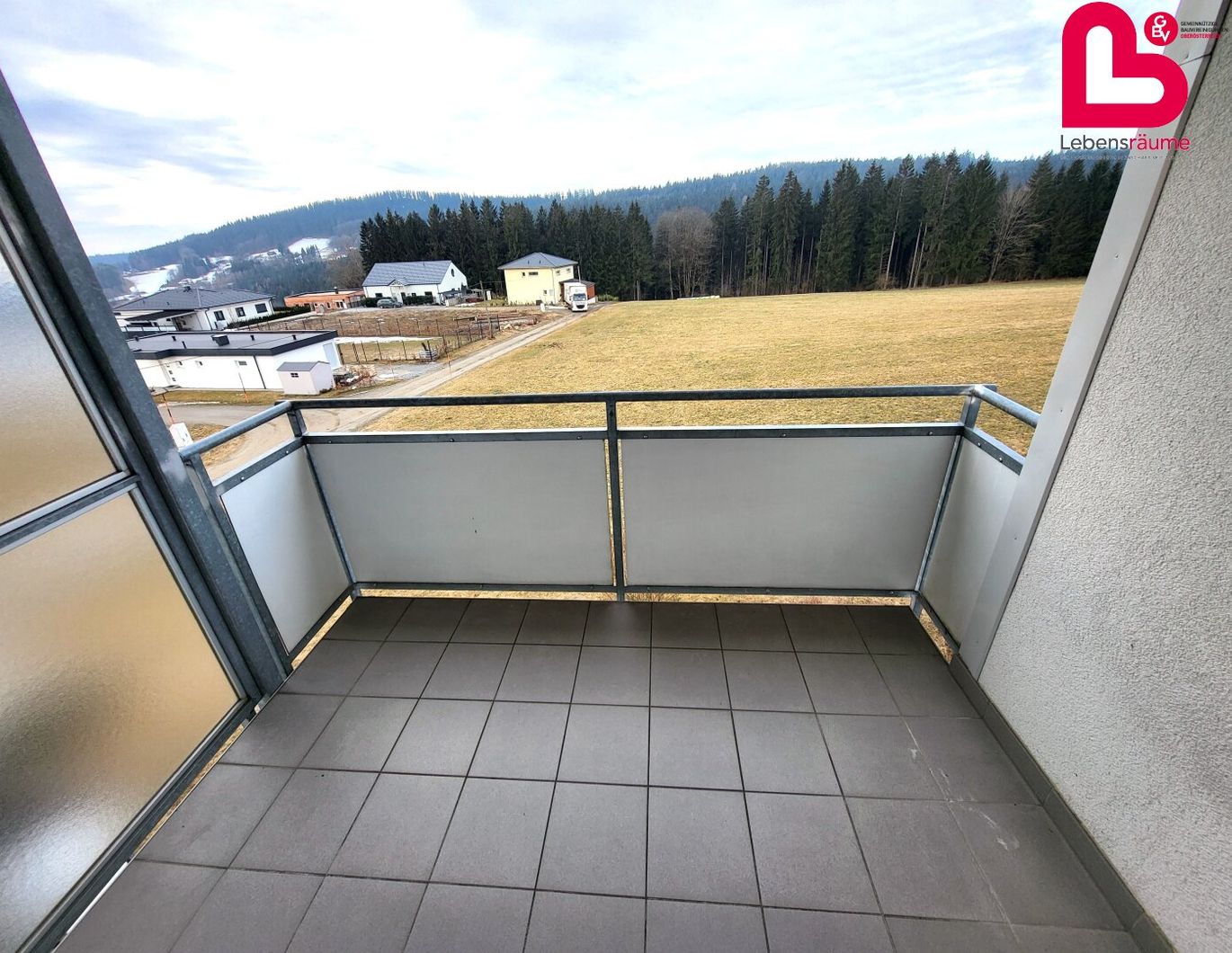 Sehr schöne 3-Zimmer Wohnung in Traberg mit Loggia