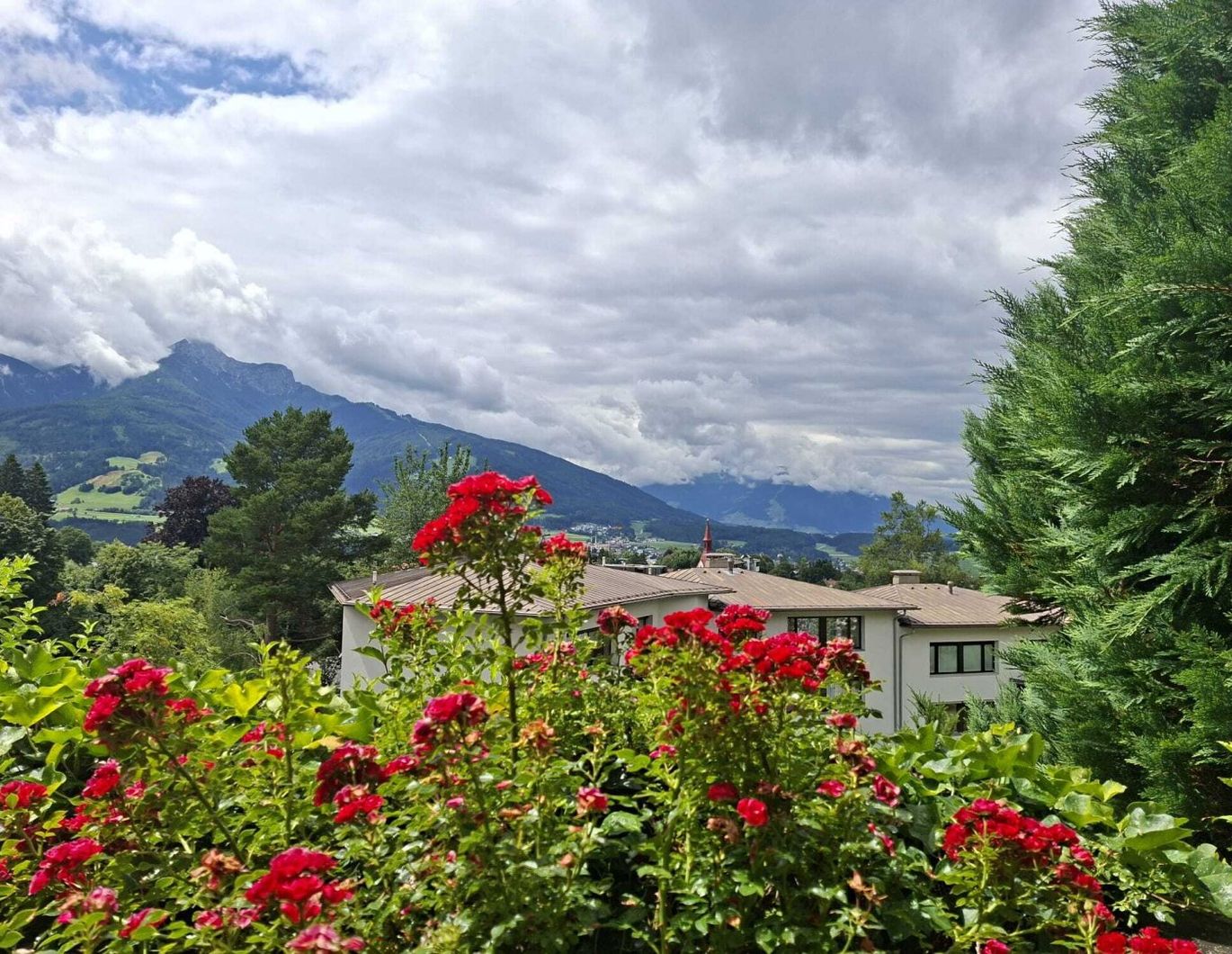 Großzügige 4 Zimmer Wohnung mit Traumaussicht in Innsbruck - Igls ab sofort zu mieten !!!