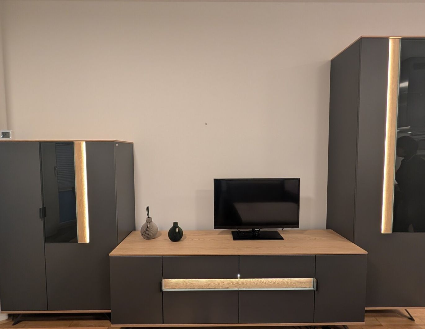 Heizungs und Stromakonto inkusive: Charmante, komplett möblierte 2 Zimmerwohnung mit einem Garten in Traumlage des 7. Bezirks, in unmittelbarer Nähe zur Mariahilfer Straße