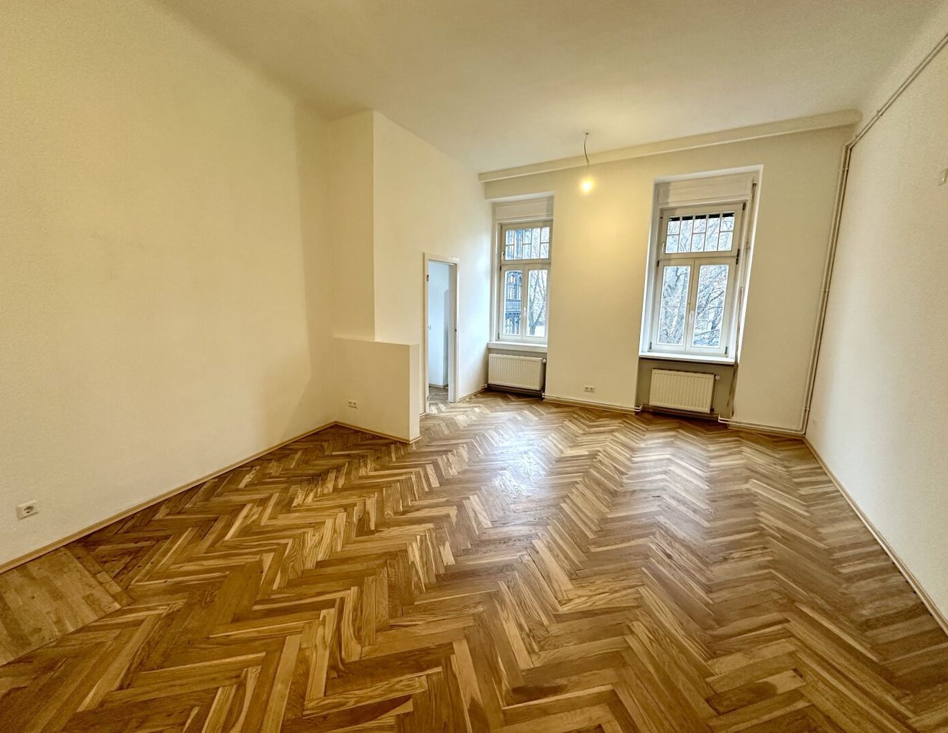 Neu sanierte 2-Zimmer-Altbauwohnung mit Balkon im zentraler Lage im Grazer Bezirk Geidorf - Provisionsfrei