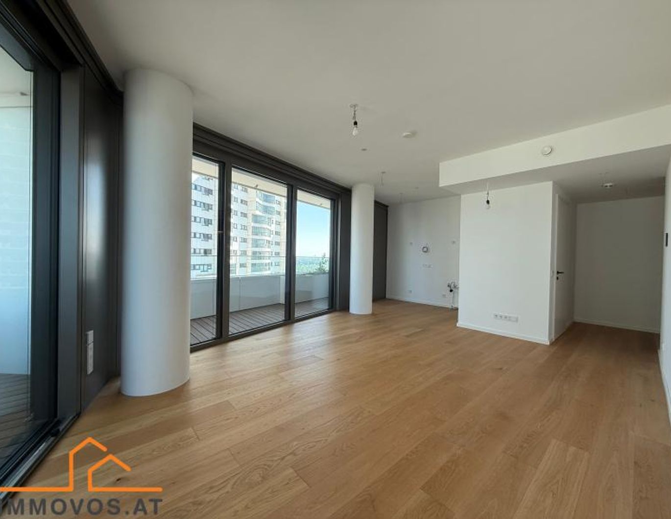 TRAUMHAFTER PANORAMABLICK: MODERNE 2-ZIMMER-WOHNUNG IN DEN DANUBE FLATS