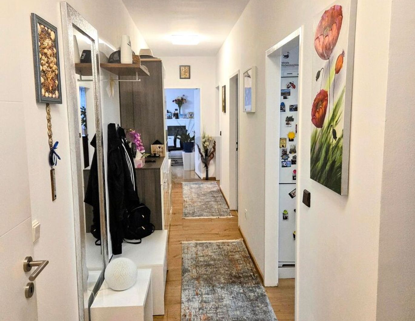 Preisreduktion! ELEGANT MÖBLIERT, MODERNISIERT UND PERFEKT GESCHNITTEN, MIT BALKON, TIEFGARAGENPLATZ UND VIEL KOMFORT