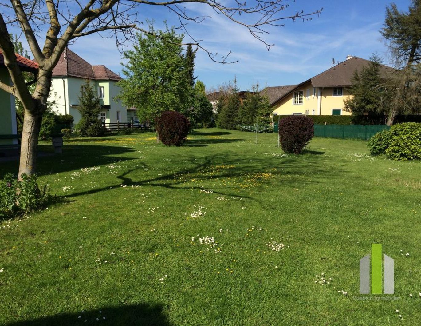 Helle 2-Zimmer-Terrassen-Wohnung mit Garten!
