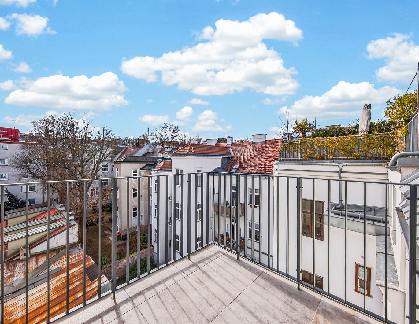 Erstbezug mit Balkon nahe Schönbrunn